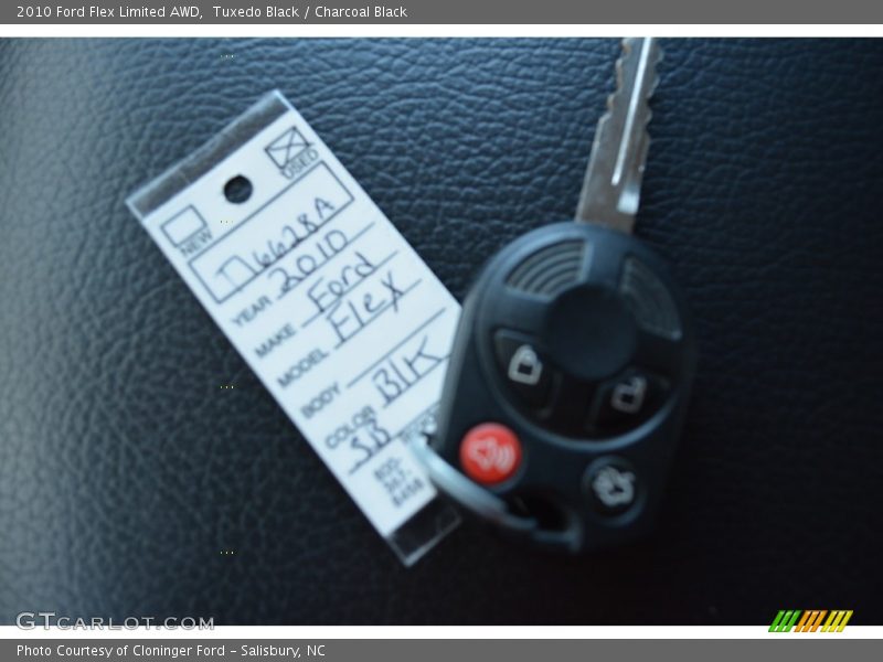 Tuxedo Black / Charcoal Black 2010 Ford Flex Limited AWD