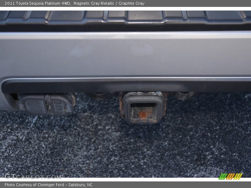 Magnetic Gray Metallic / Graphite Gray 2011 Toyota Sequoia Platinum 4WD
