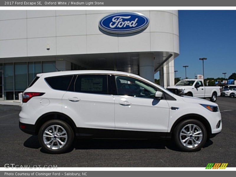 Oxford White / Medium Light Stone 2017 Ford Escape SE