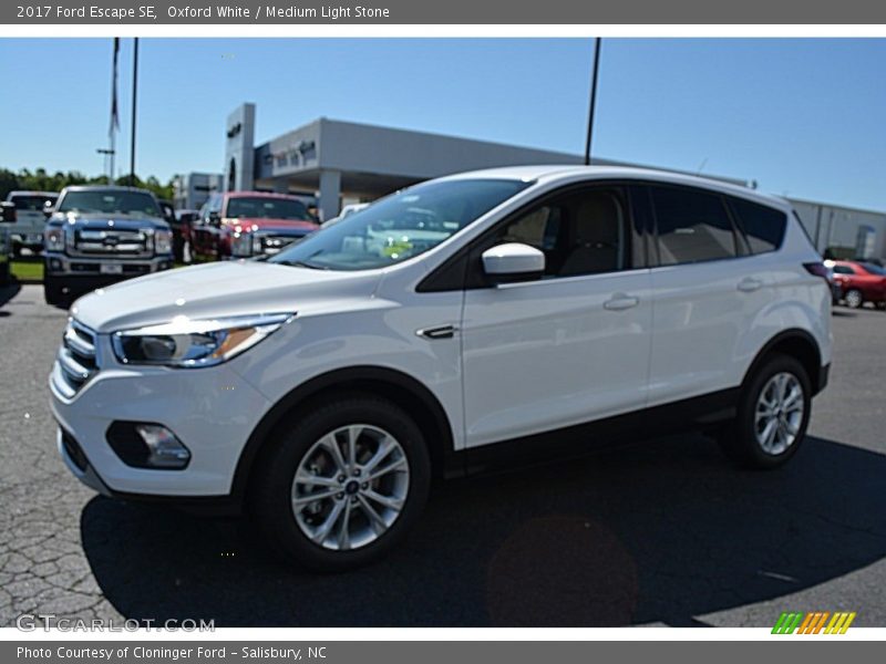 Oxford White / Medium Light Stone 2017 Ford Escape SE