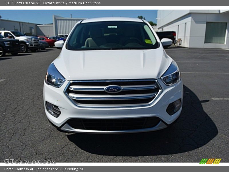 Oxford White / Medium Light Stone 2017 Ford Escape SE