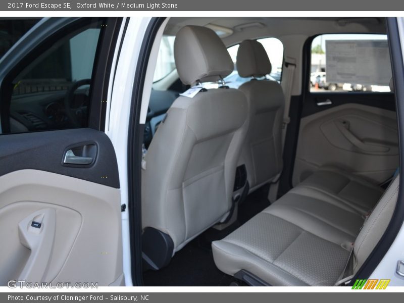 Oxford White / Medium Light Stone 2017 Ford Escape SE