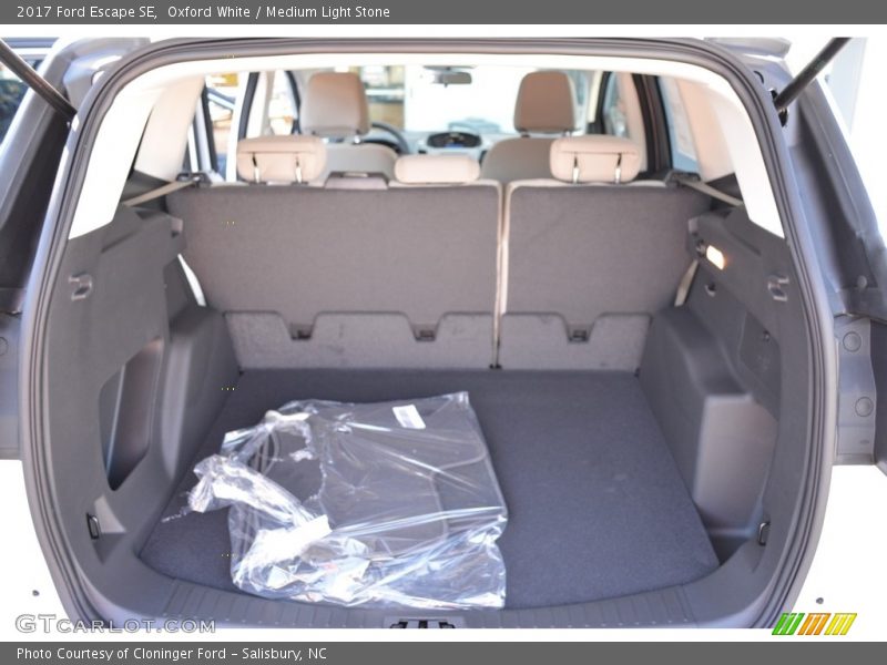 Oxford White / Medium Light Stone 2017 Ford Escape SE