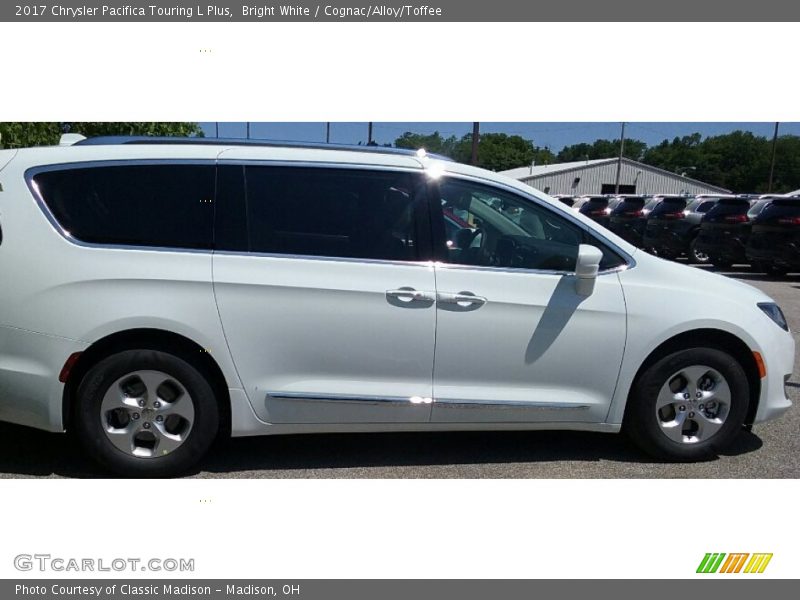 Bright White / Cognac/Alloy/Toffee 2017 Chrysler Pacifica Touring L Plus