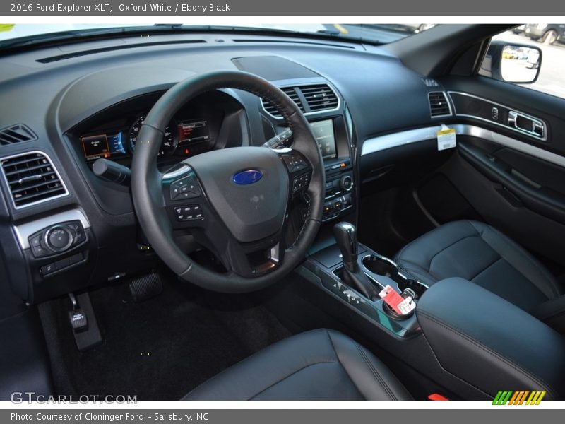 Oxford White / Ebony Black 2016 Ford Explorer XLT