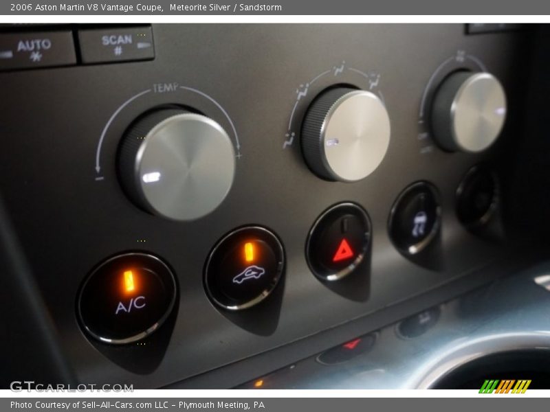 Meteorite Silver / Sandstorm 2006 Aston Martin V8 Vantage Coupe