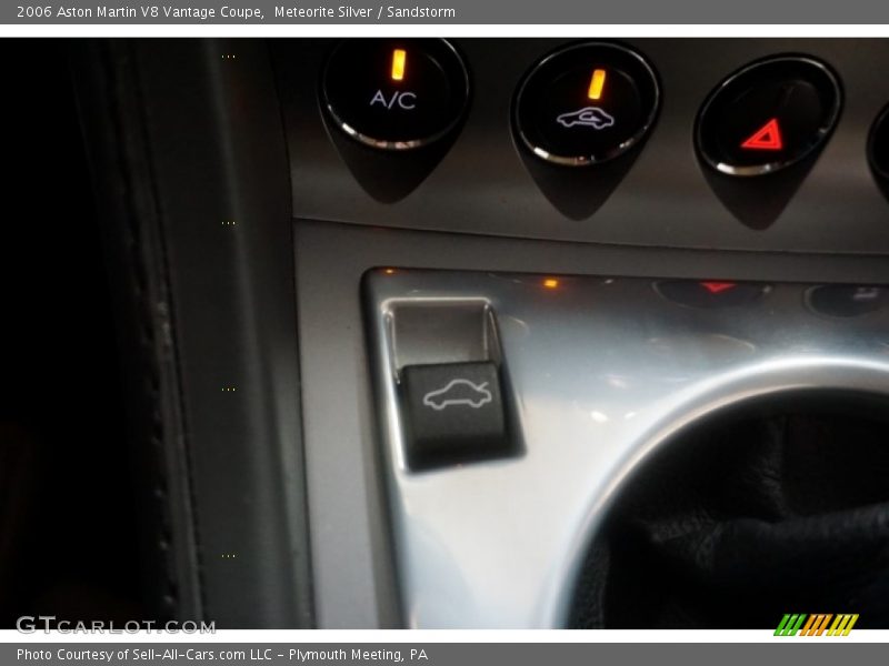 Meteorite Silver / Sandstorm 2006 Aston Martin V8 Vantage Coupe