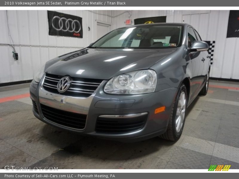 Platinum Grey Metallic / Titan Black 2010 Volkswagen Jetta SE Sedan
