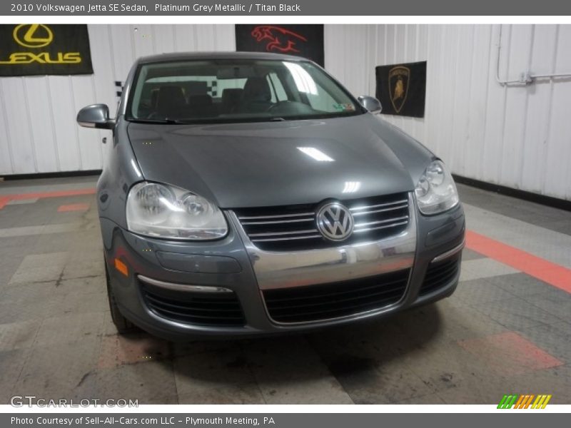 Platinum Grey Metallic / Titan Black 2010 Volkswagen Jetta SE Sedan