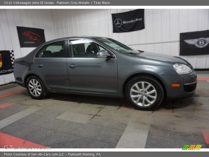 Platinum Grey Metallic / Titan Black 2010 Volkswagen Jetta SE Sedan