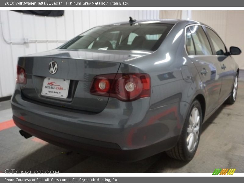 Platinum Grey Metallic / Titan Black 2010 Volkswagen Jetta SE Sedan