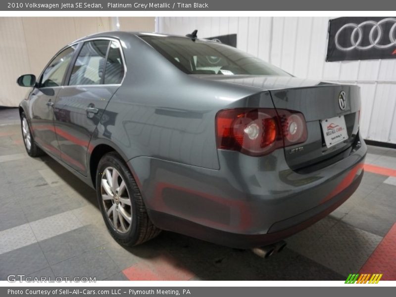 Platinum Grey Metallic / Titan Black 2010 Volkswagen Jetta SE Sedan
