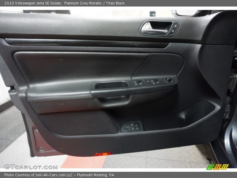 Platinum Grey Metallic / Titan Black 2010 Volkswagen Jetta SE Sedan