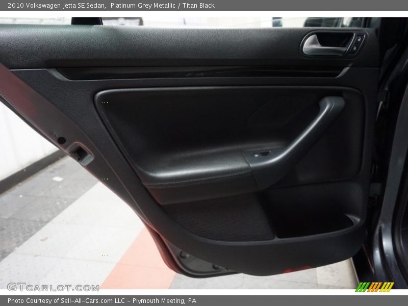 Platinum Grey Metallic / Titan Black 2010 Volkswagen Jetta SE Sedan
