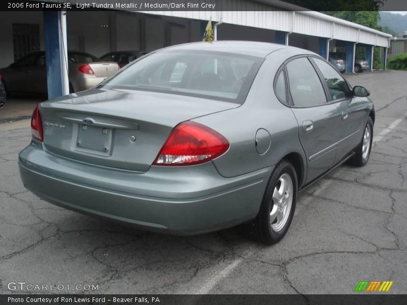 Light Tundra Metallic / Medium/Dark Flint Grey 2006 Ford Taurus SE