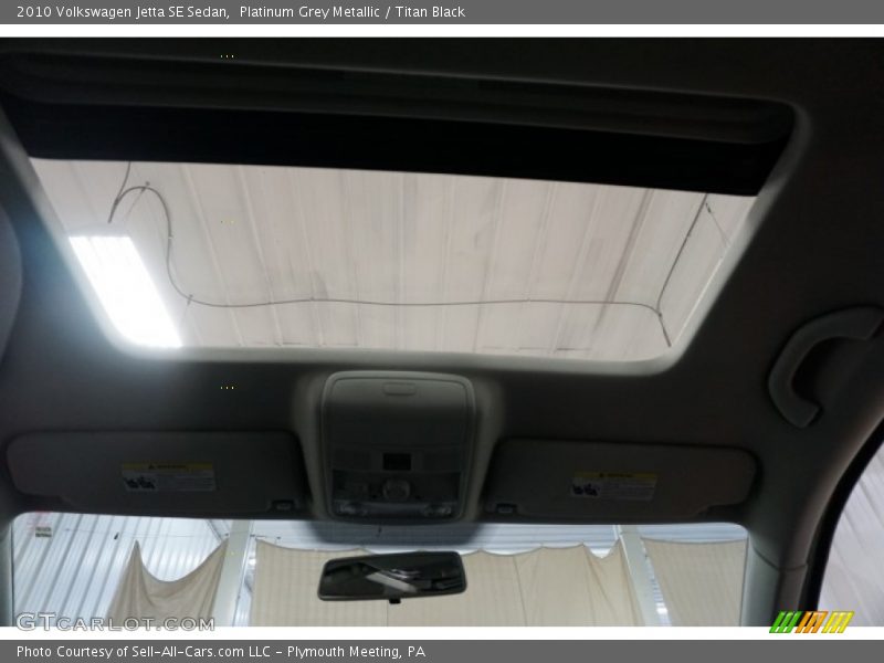 Platinum Grey Metallic / Titan Black 2010 Volkswagen Jetta SE Sedan