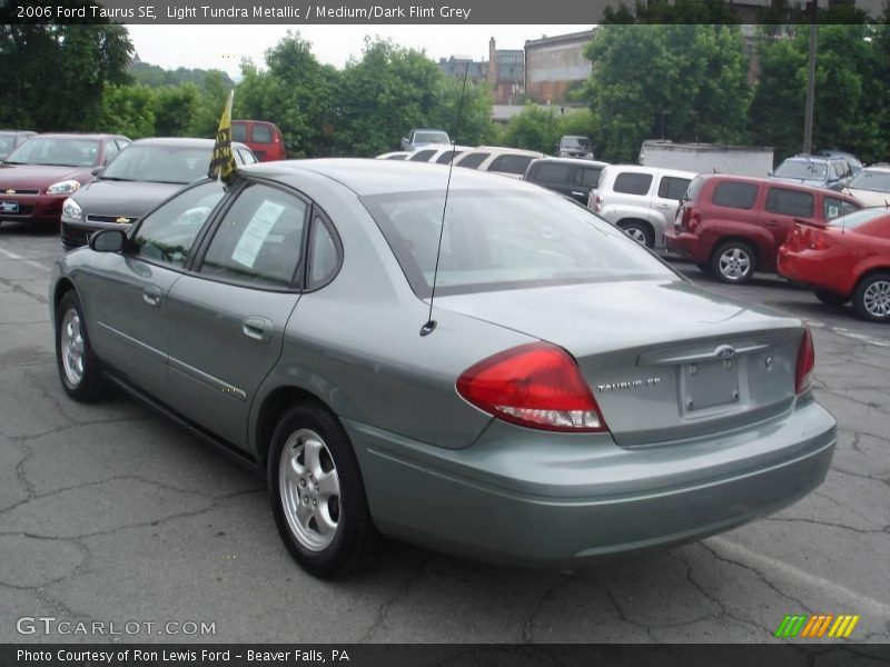 Light Tundra Metallic / Medium/Dark Flint Grey 2006 Ford Taurus SE