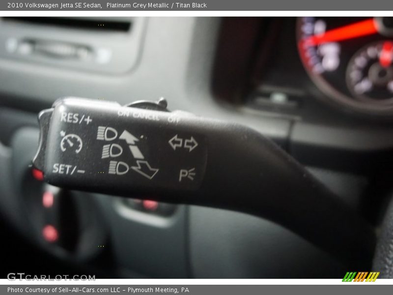 Platinum Grey Metallic / Titan Black 2010 Volkswagen Jetta SE Sedan