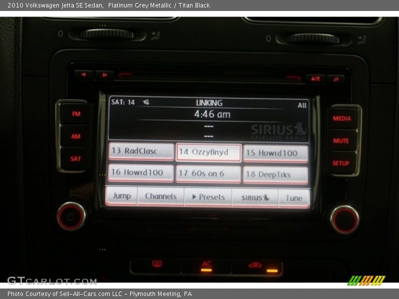 Platinum Grey Metallic / Titan Black 2010 Volkswagen Jetta SE Sedan