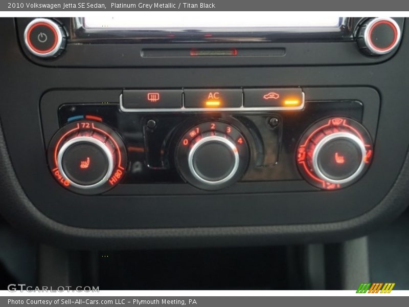 Platinum Grey Metallic / Titan Black 2010 Volkswagen Jetta SE Sedan