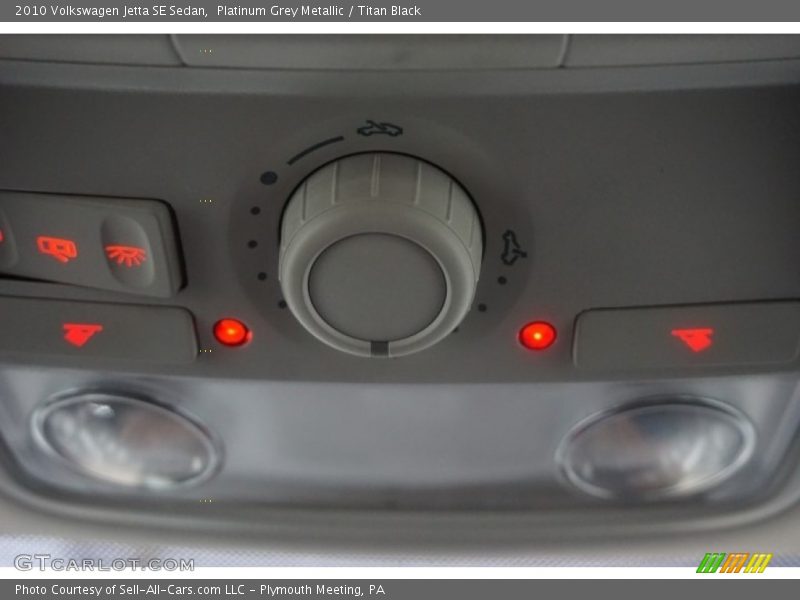 Platinum Grey Metallic / Titan Black 2010 Volkswagen Jetta SE Sedan