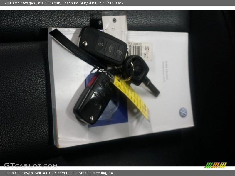 Platinum Grey Metallic / Titan Black 2010 Volkswagen Jetta SE Sedan