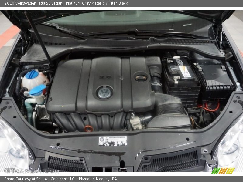 Platinum Grey Metallic / Titan Black 2010 Volkswagen Jetta SE Sedan