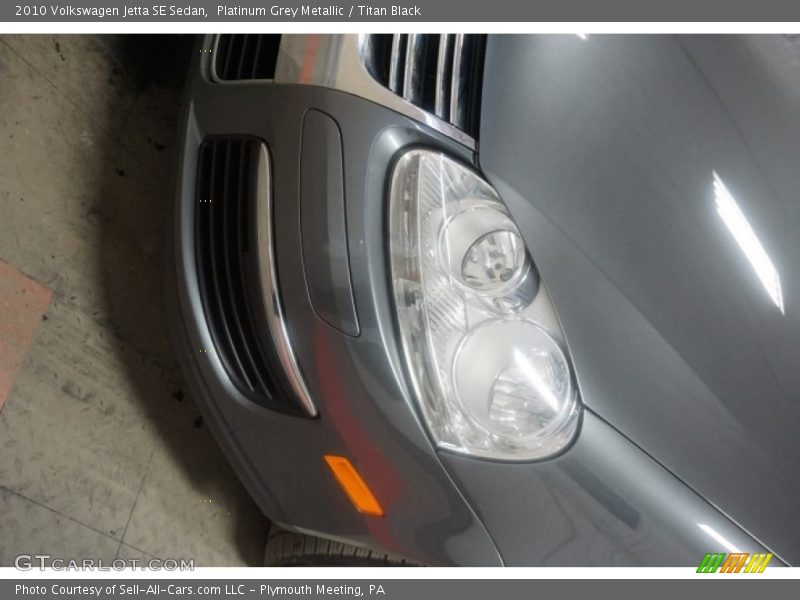 Platinum Grey Metallic / Titan Black 2010 Volkswagen Jetta SE Sedan