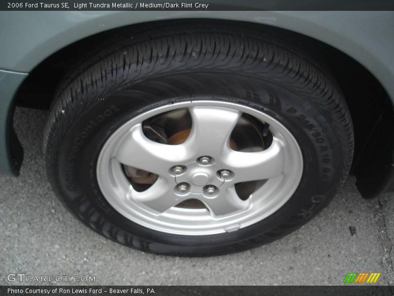 Light Tundra Metallic / Medium/Dark Flint Grey 2006 Ford Taurus SE