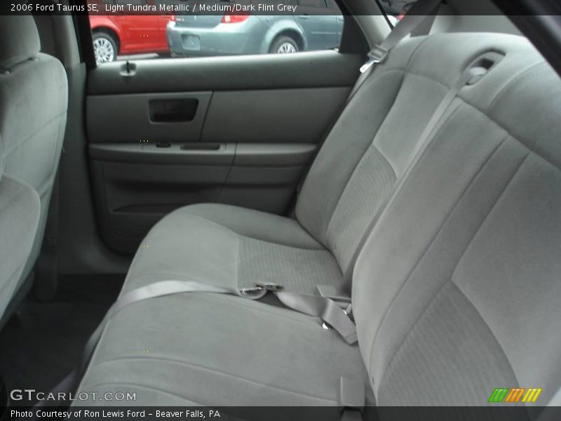 Light Tundra Metallic / Medium/Dark Flint Grey 2006 Ford Taurus SE