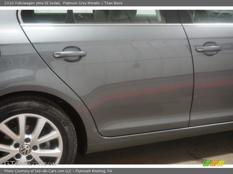 Platinum Grey Metallic / Titan Black 2010 Volkswagen Jetta SE Sedan