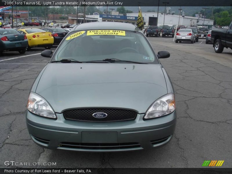 Light Tundra Metallic / Medium/Dark Flint Grey 2006 Ford Taurus SE