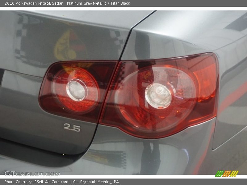 Platinum Grey Metallic / Titan Black 2010 Volkswagen Jetta SE Sedan