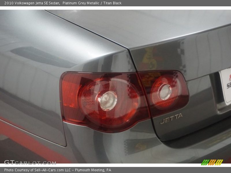 Platinum Grey Metallic / Titan Black 2010 Volkswagen Jetta SE Sedan