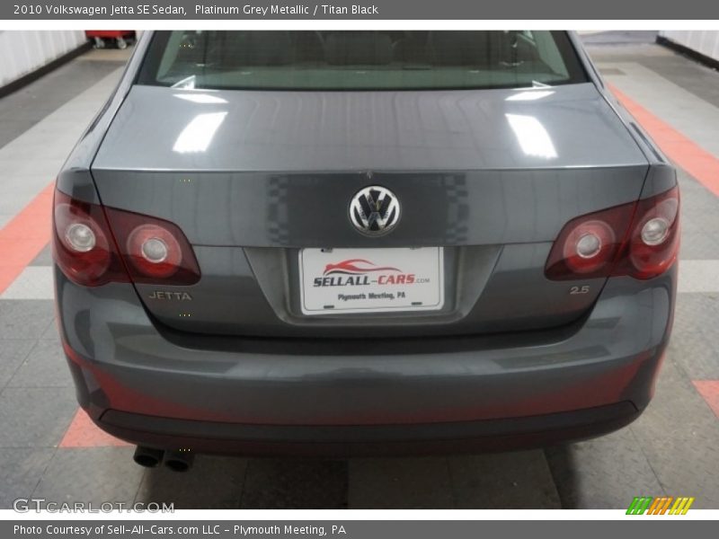 Platinum Grey Metallic / Titan Black 2010 Volkswagen Jetta SE Sedan