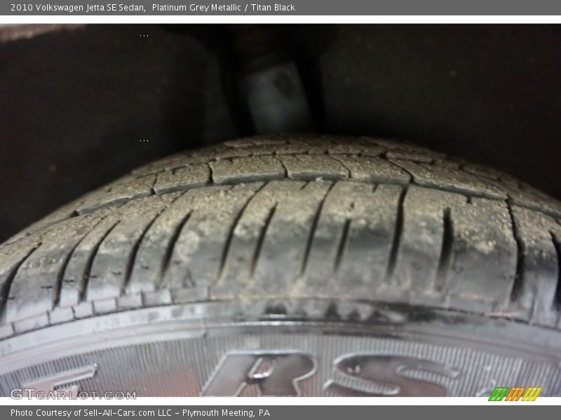 Platinum Grey Metallic / Titan Black 2010 Volkswagen Jetta SE Sedan