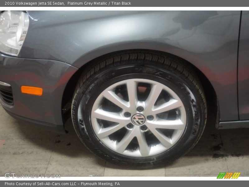 Platinum Grey Metallic / Titan Black 2010 Volkswagen Jetta SE Sedan
