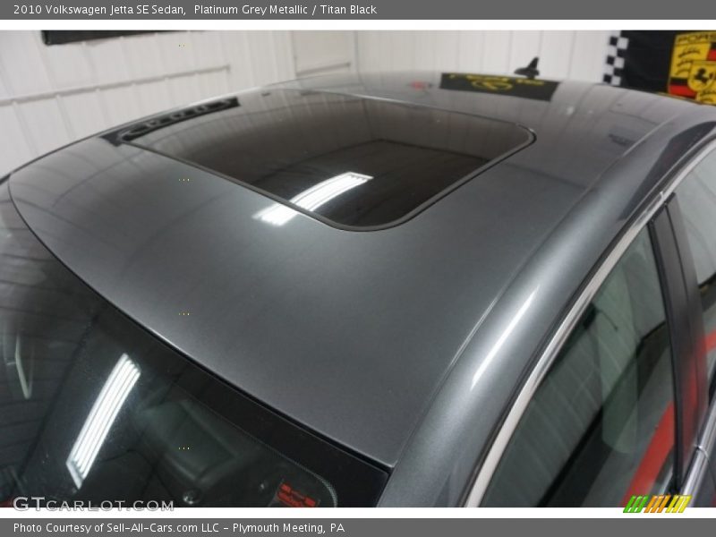 Platinum Grey Metallic / Titan Black 2010 Volkswagen Jetta SE Sedan