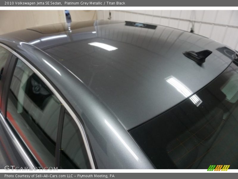 Platinum Grey Metallic / Titan Black 2010 Volkswagen Jetta SE Sedan
