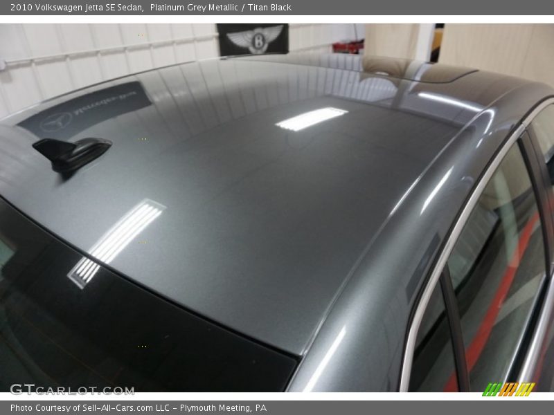 Platinum Grey Metallic / Titan Black 2010 Volkswagen Jetta SE Sedan