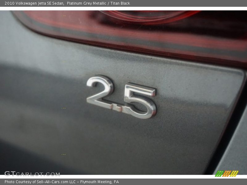 Platinum Grey Metallic / Titan Black 2010 Volkswagen Jetta SE Sedan
