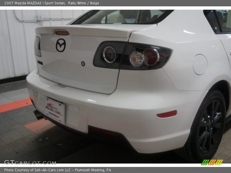 Rally White / Beige 2007 Mazda MAZDA3 i Sport Sedan