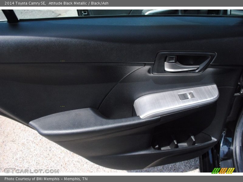 Attitude Black Metallic / Black/Ash 2014 Toyota Camry SE