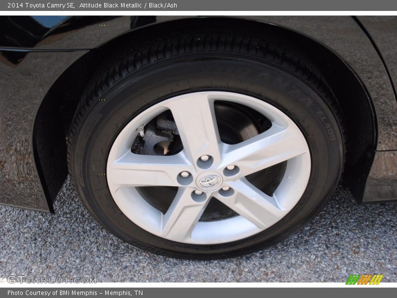 Attitude Black Metallic / Black/Ash 2014 Toyota Camry SE