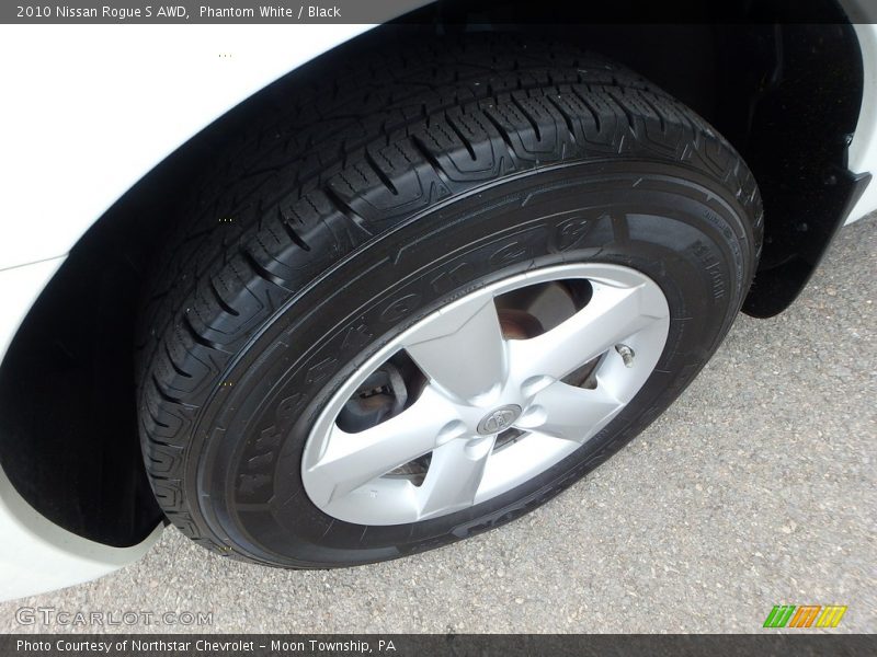 Phantom White / Black 2010 Nissan Rogue S AWD