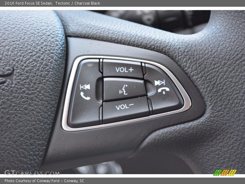 Tectonic / Charcoal Black 2016 Ford Focus SE Sedan