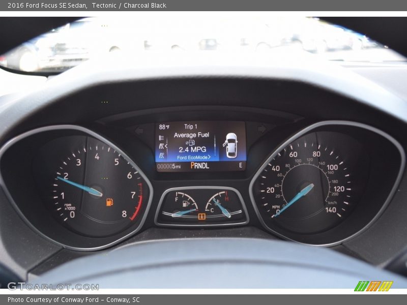 Tectonic / Charcoal Black 2016 Ford Focus SE Sedan