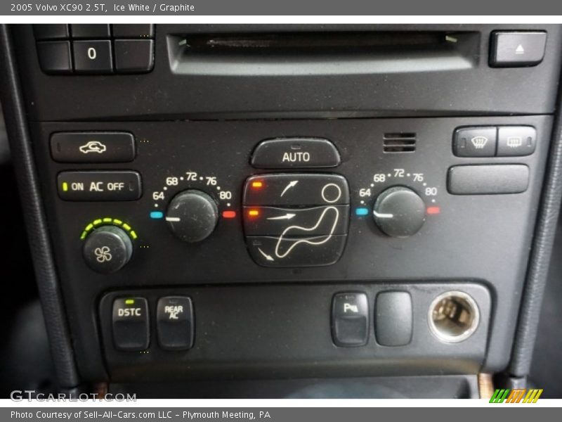Ice White / Graphite 2005 Volvo XC90 2.5T
