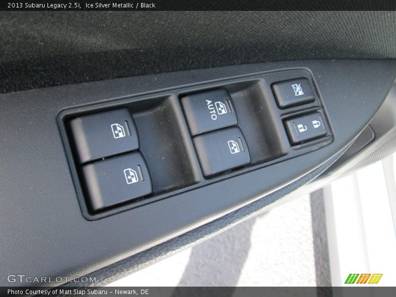 Ice Silver Metallic / Black 2013 Subaru Legacy 2.5i