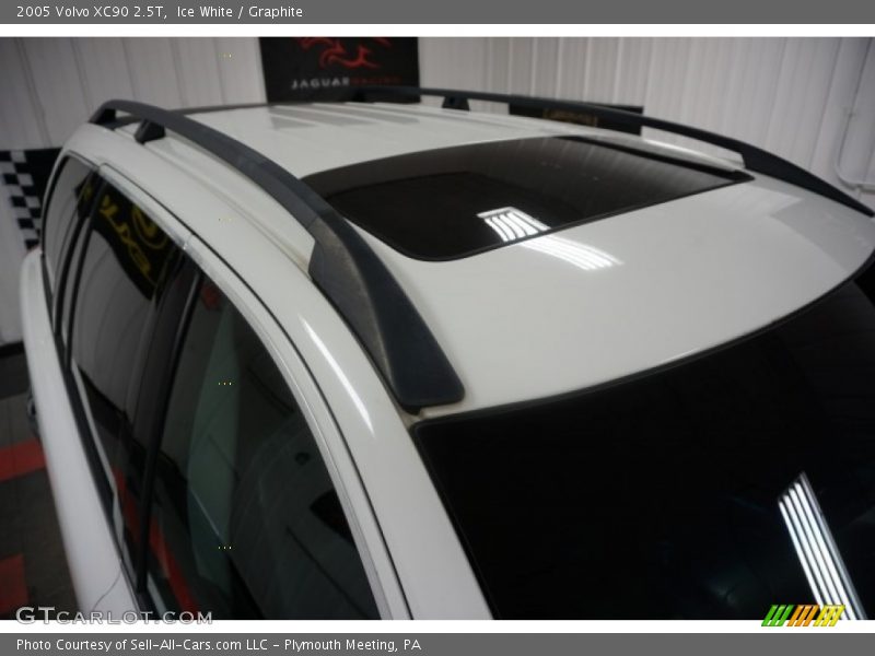 Ice White / Graphite 2005 Volvo XC90 2.5T